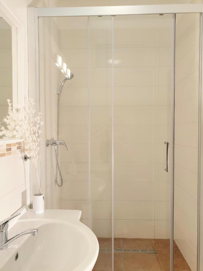 Apartman Central, Self Check In 24 H, Free Parking Banská Bystrica Esterno foto