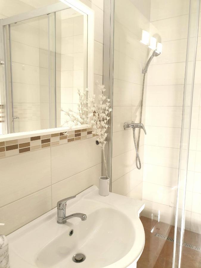 Apartman Central, Self Check In 24 H, Free Parking Banská Bystrica Esterno foto