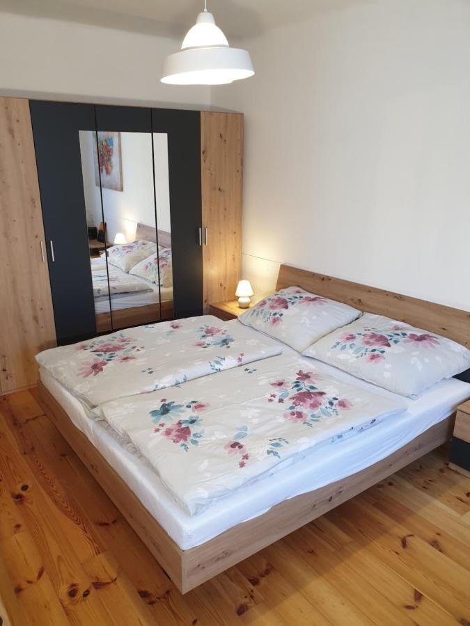 Apartman Central, Self Check In 24 H, Free Parking Banská Bystrica Esterno foto